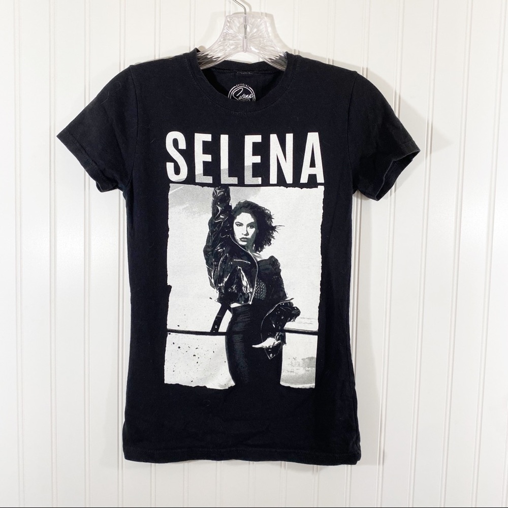 SELENA Graphic Tee